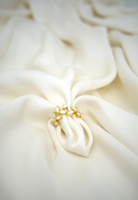 Nura Leaf Ring