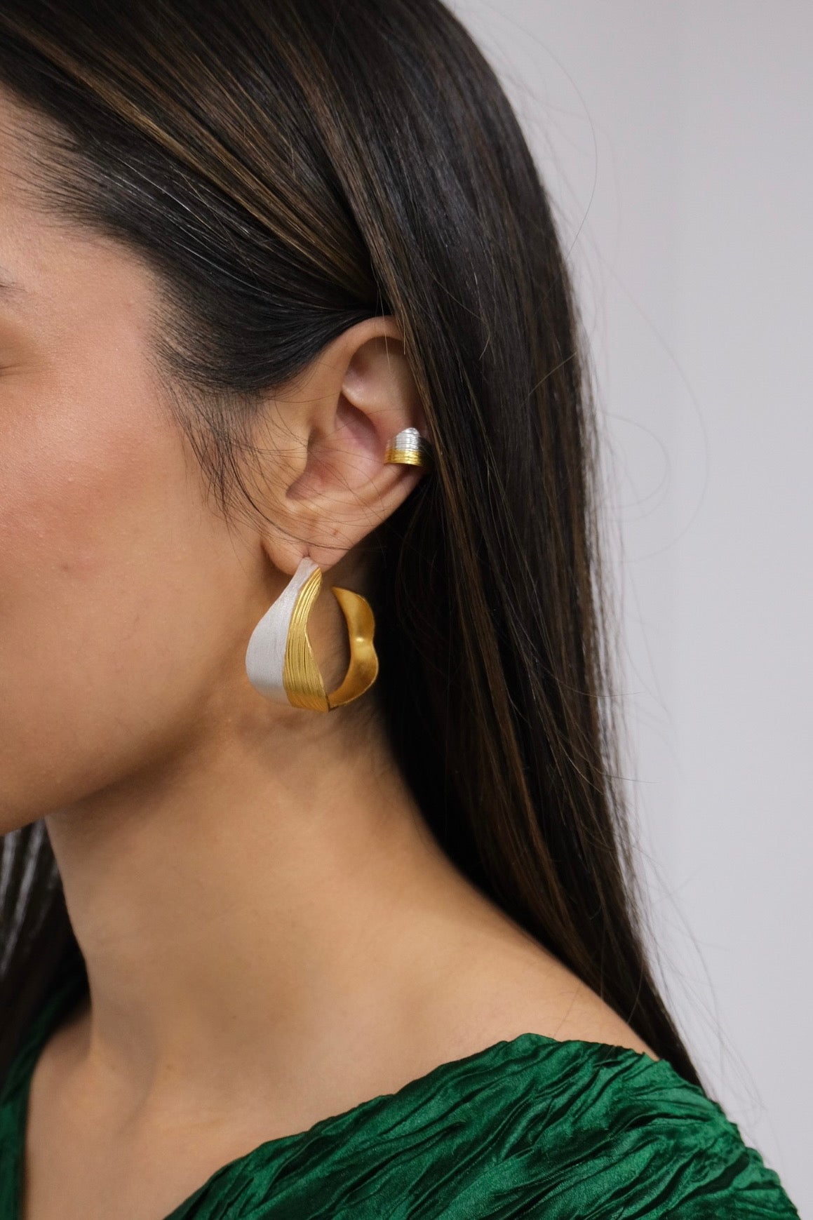 Mira Wave Hoops